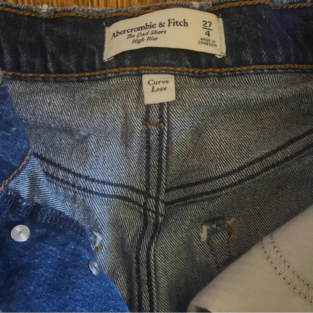 Abercrombie Curve Love Dad Shorts - Picture 3 of 3